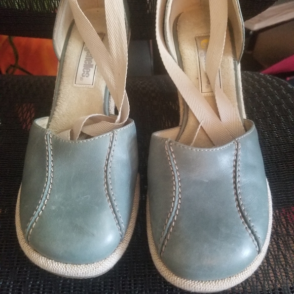 Shoes - Picture 3 of 3